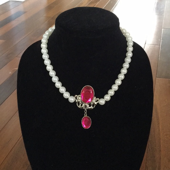 Jewelry - necklace with vintage pendant